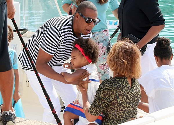 The Carters Take Blue Ivy (In a Cute Red Headband) To The Picasso Museum