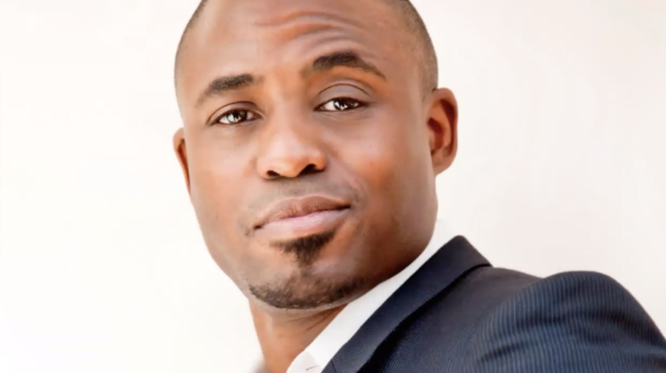 Is Wayne Brady Living With His Ex-Wife? [VIDEO]