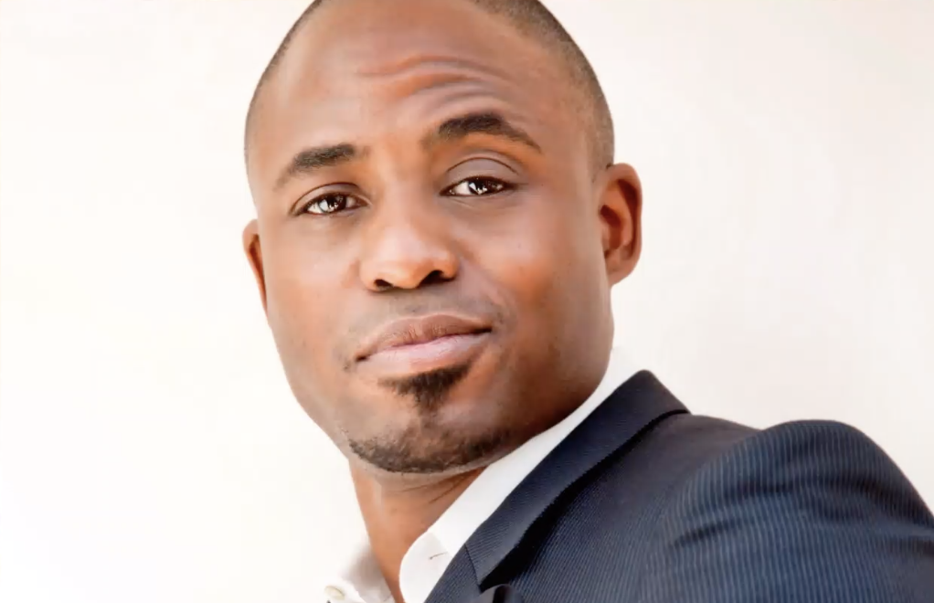 Is Wayne Brady Living With His Ex-Wife? [VIDEO]